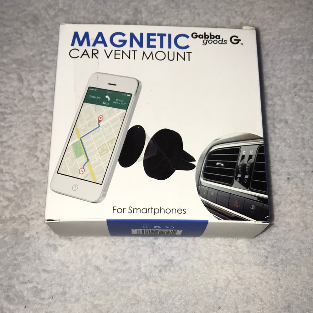 Magnetic car vent mount